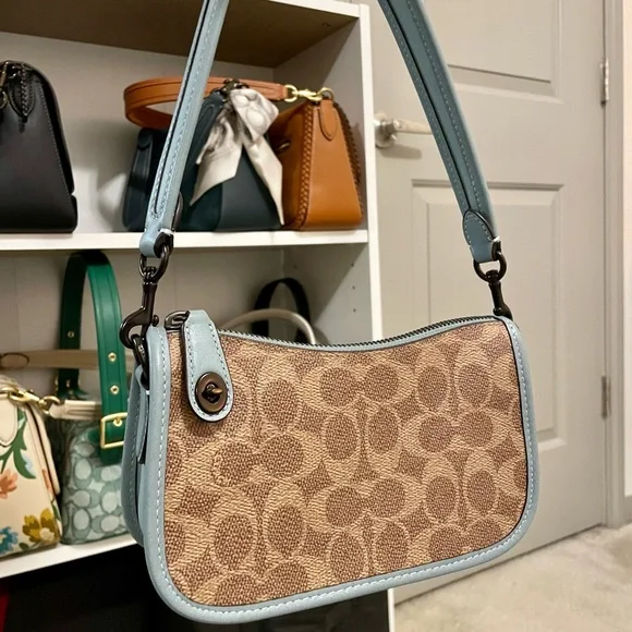 Coach Swinger 20 in Tan and Blue - Picture 1 of 7